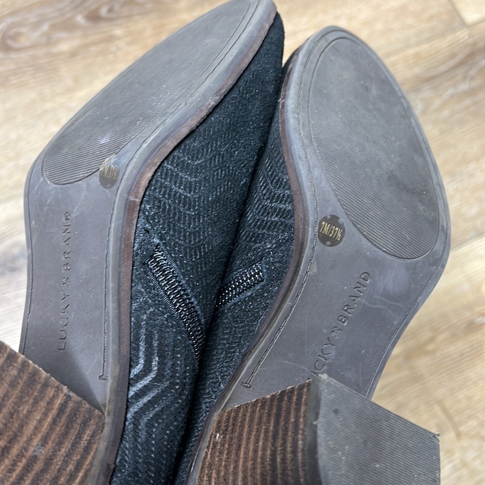 Lucky Brand Black Pickla Suede Ankle Boots Size 37.5/7M - Picture 7 of 9